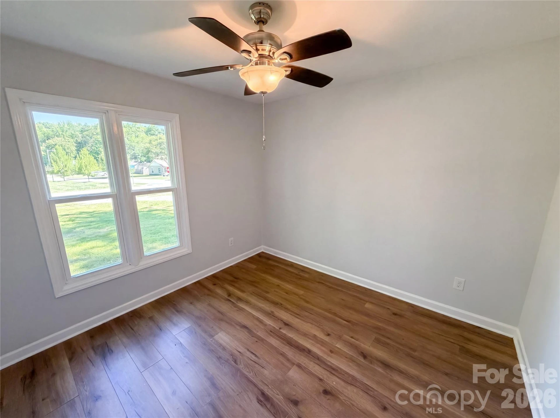 4554 Strangford Avenue - Photo 14