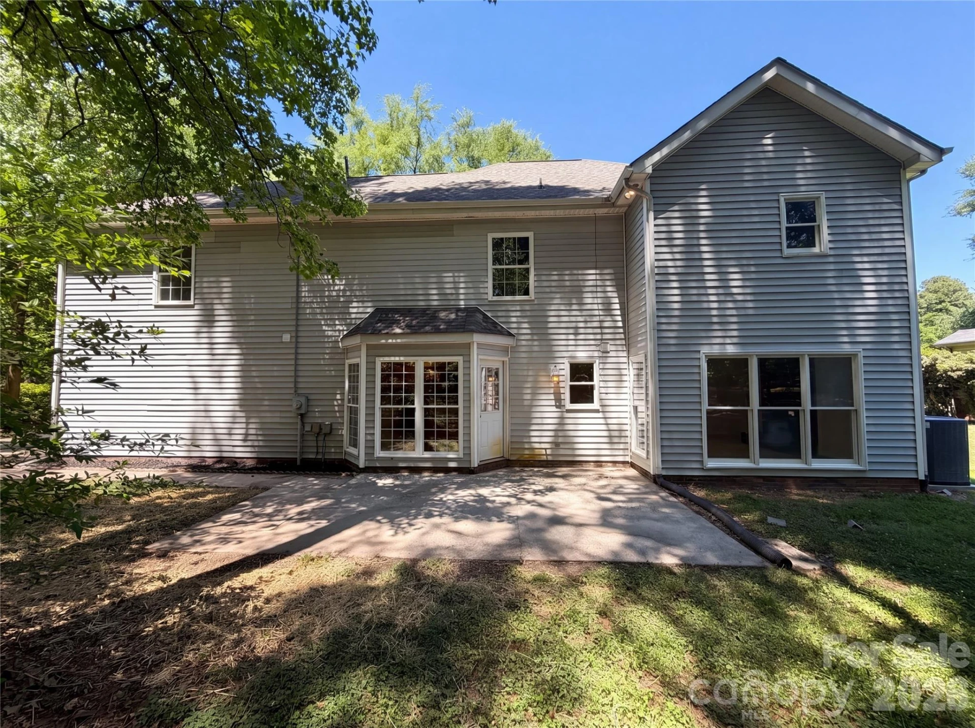 4554 Strangford Avenue - Photo 5