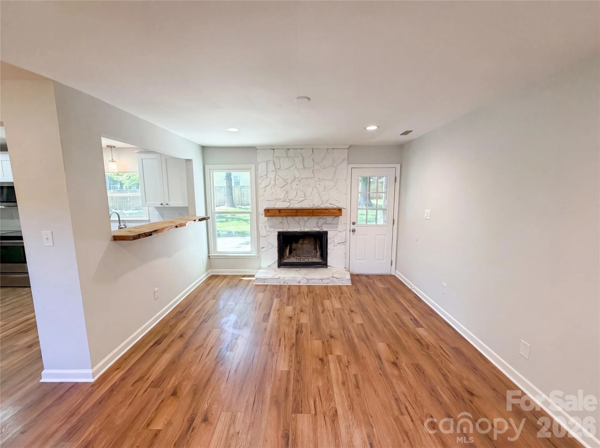 4554 Strangford Avenue - Photo 10