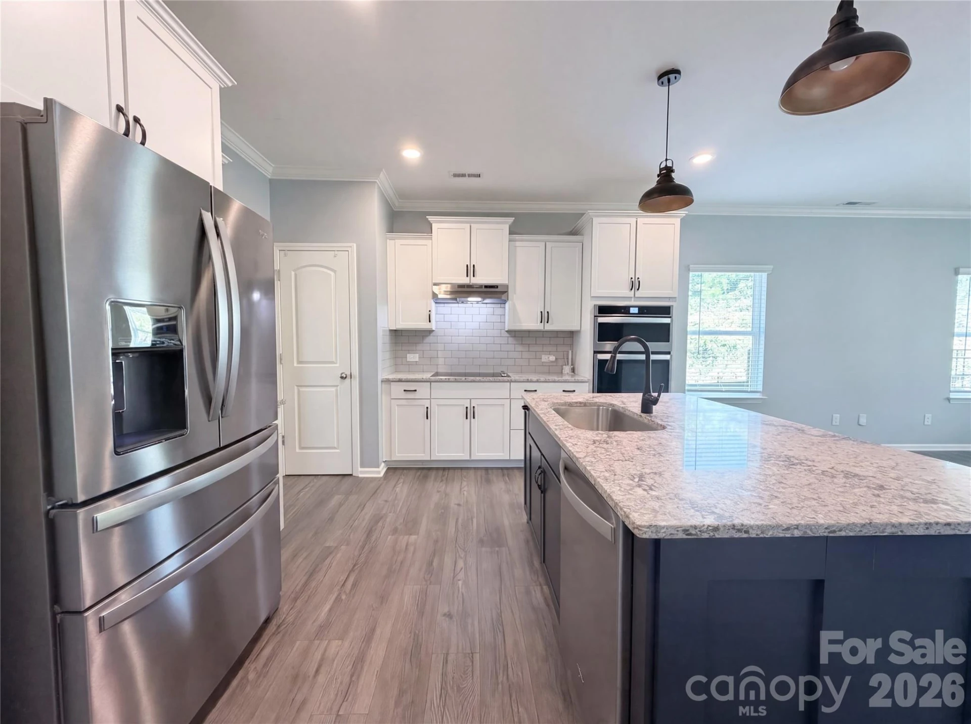 194 Canada Drive - Photo 2