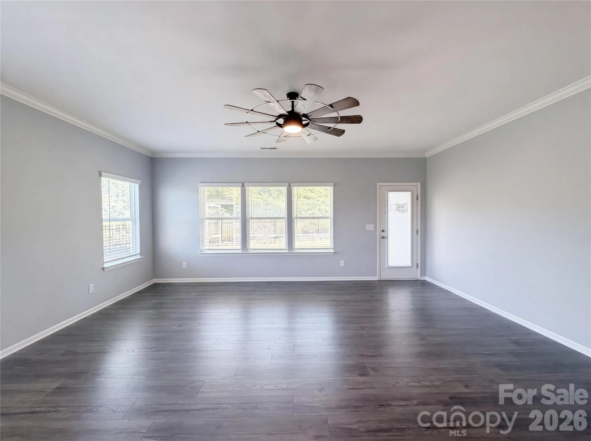 194 Canada Drive - Photo 3