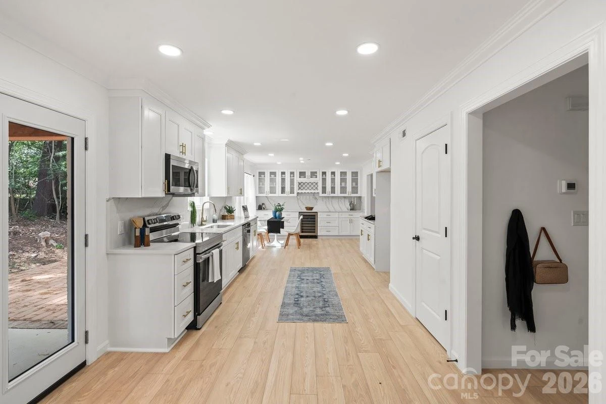 5910 Grosner Place - Photo 3