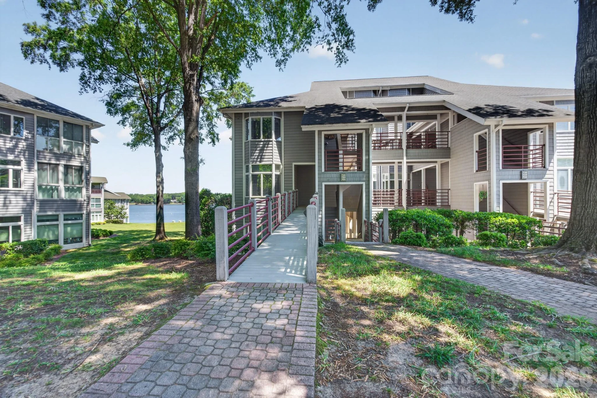 703 Lake Club Drive - Photo 4
