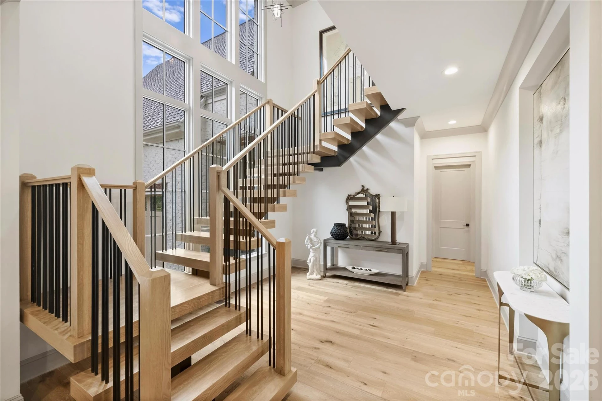 1525 Lynway Drive - Photo 4