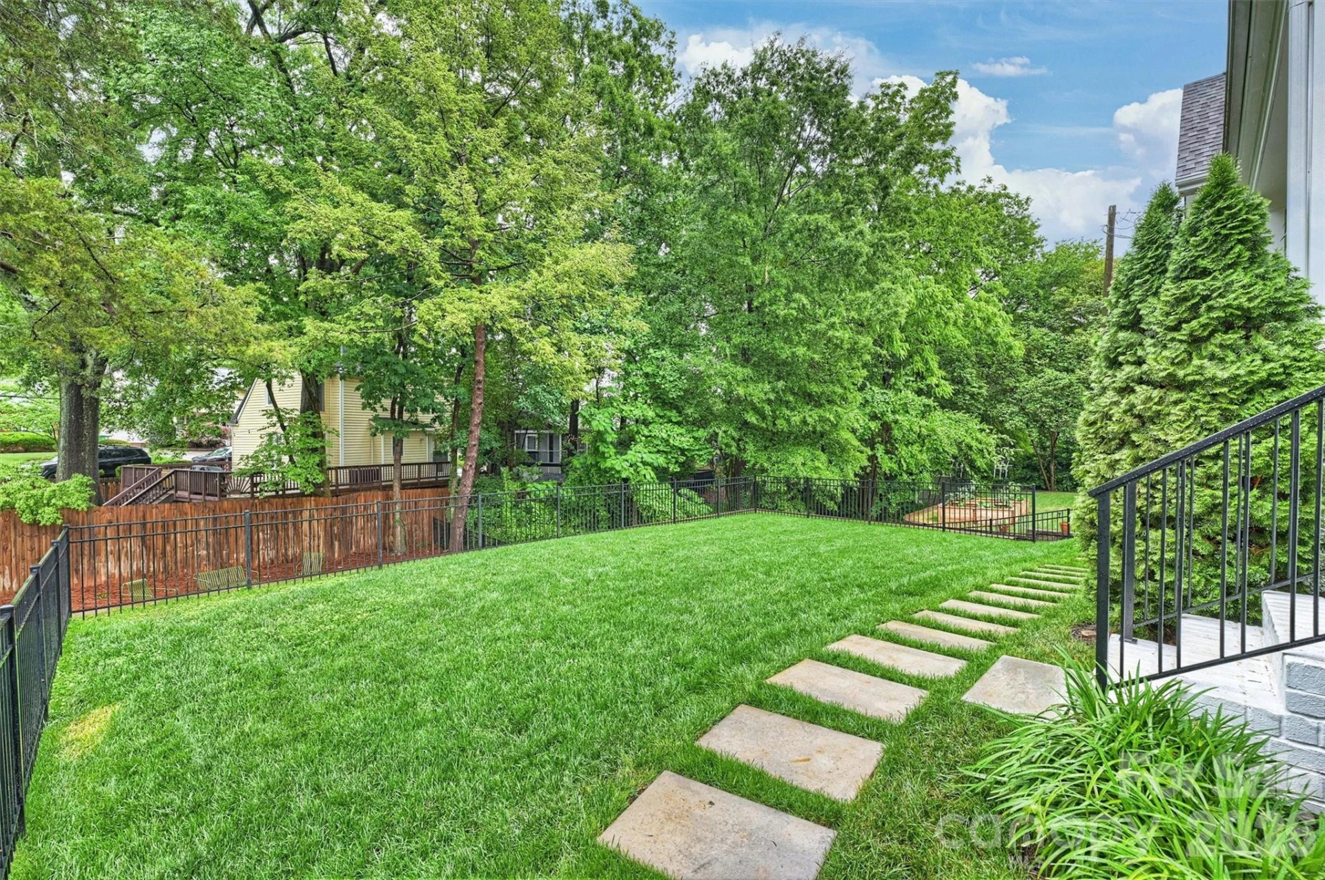 1525 Lynway Drive - Photo 45