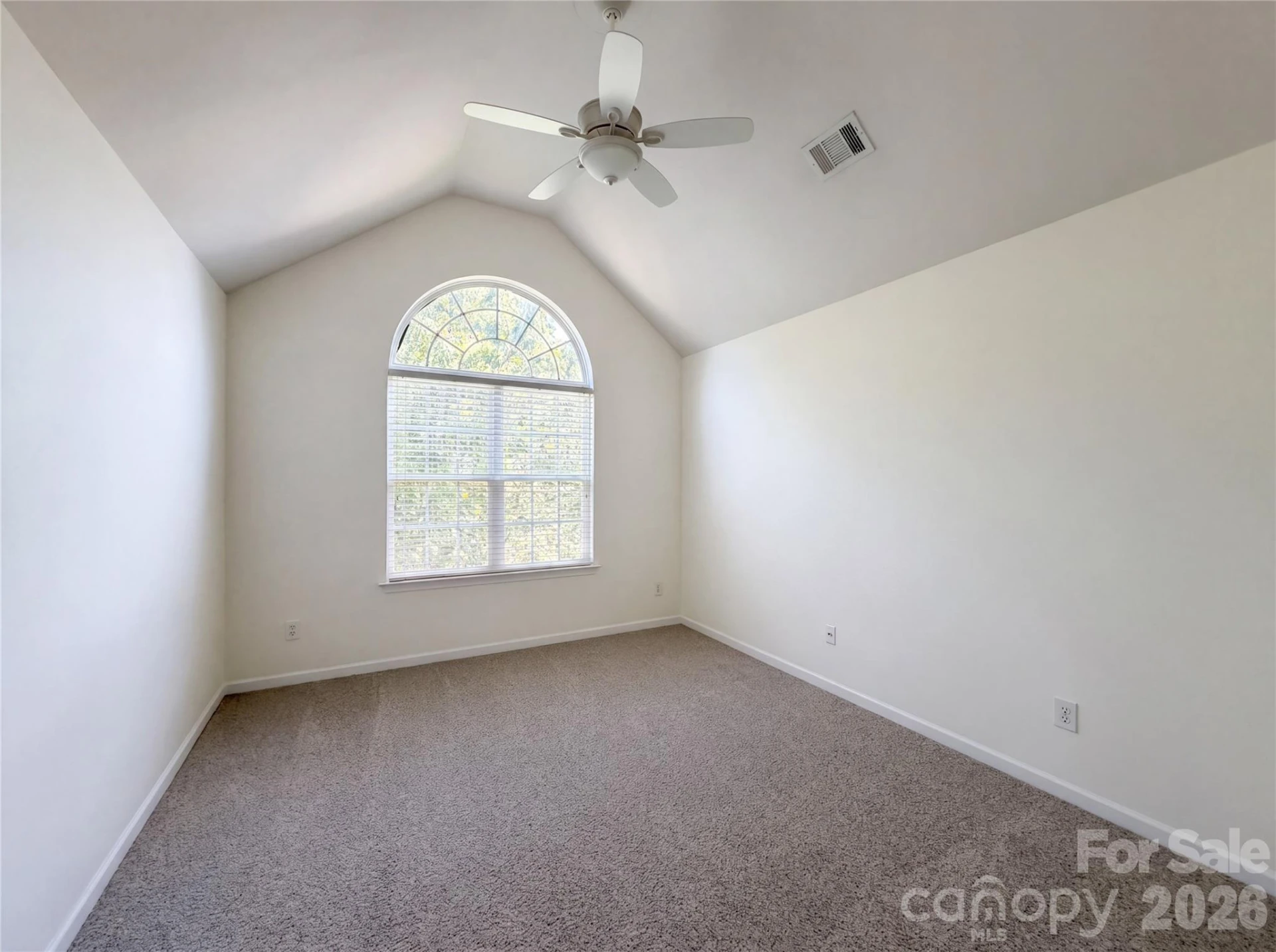 10050 Montrose Drive - Photo 16