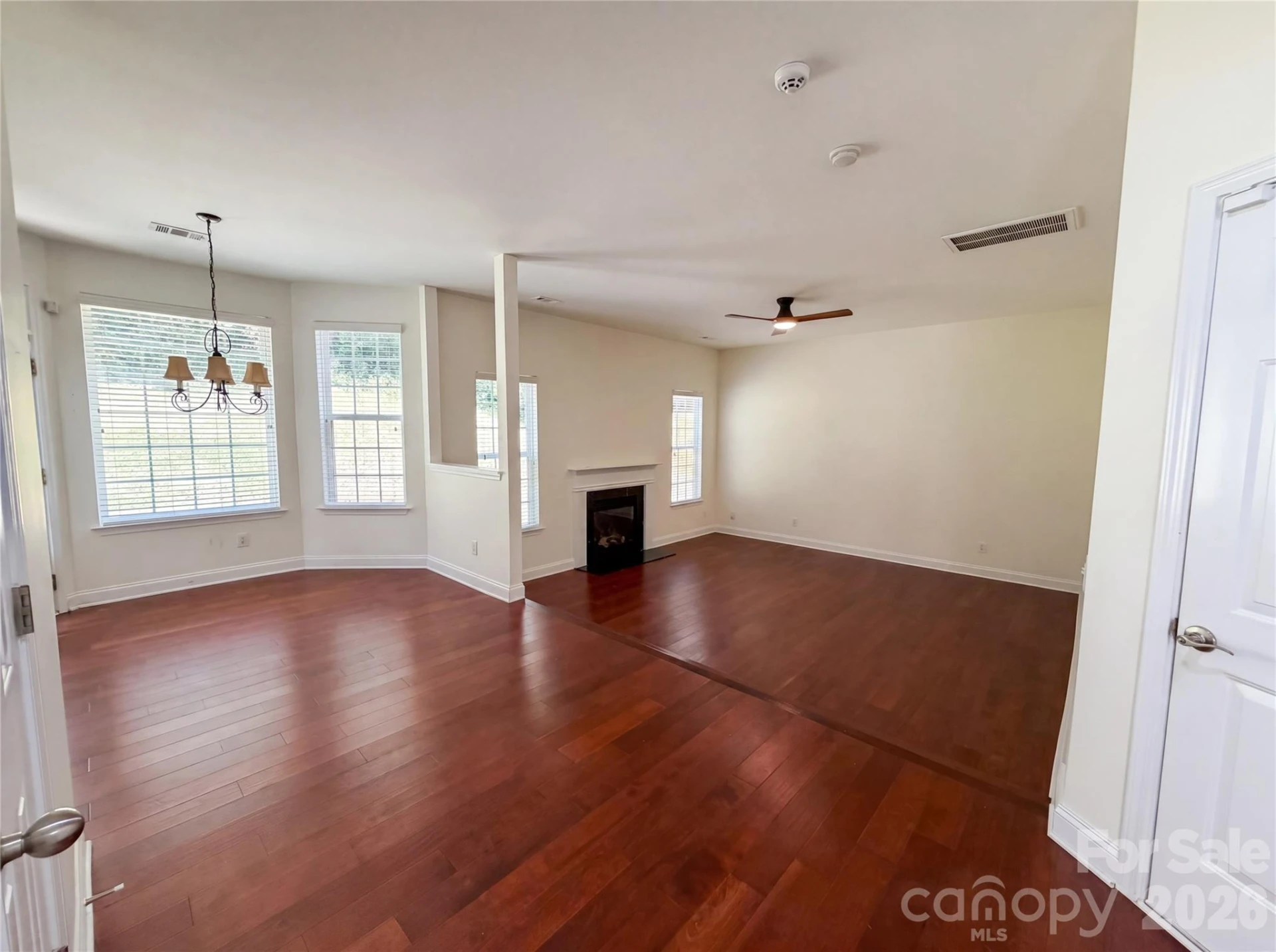 10050 Montrose Drive - Photo 3
