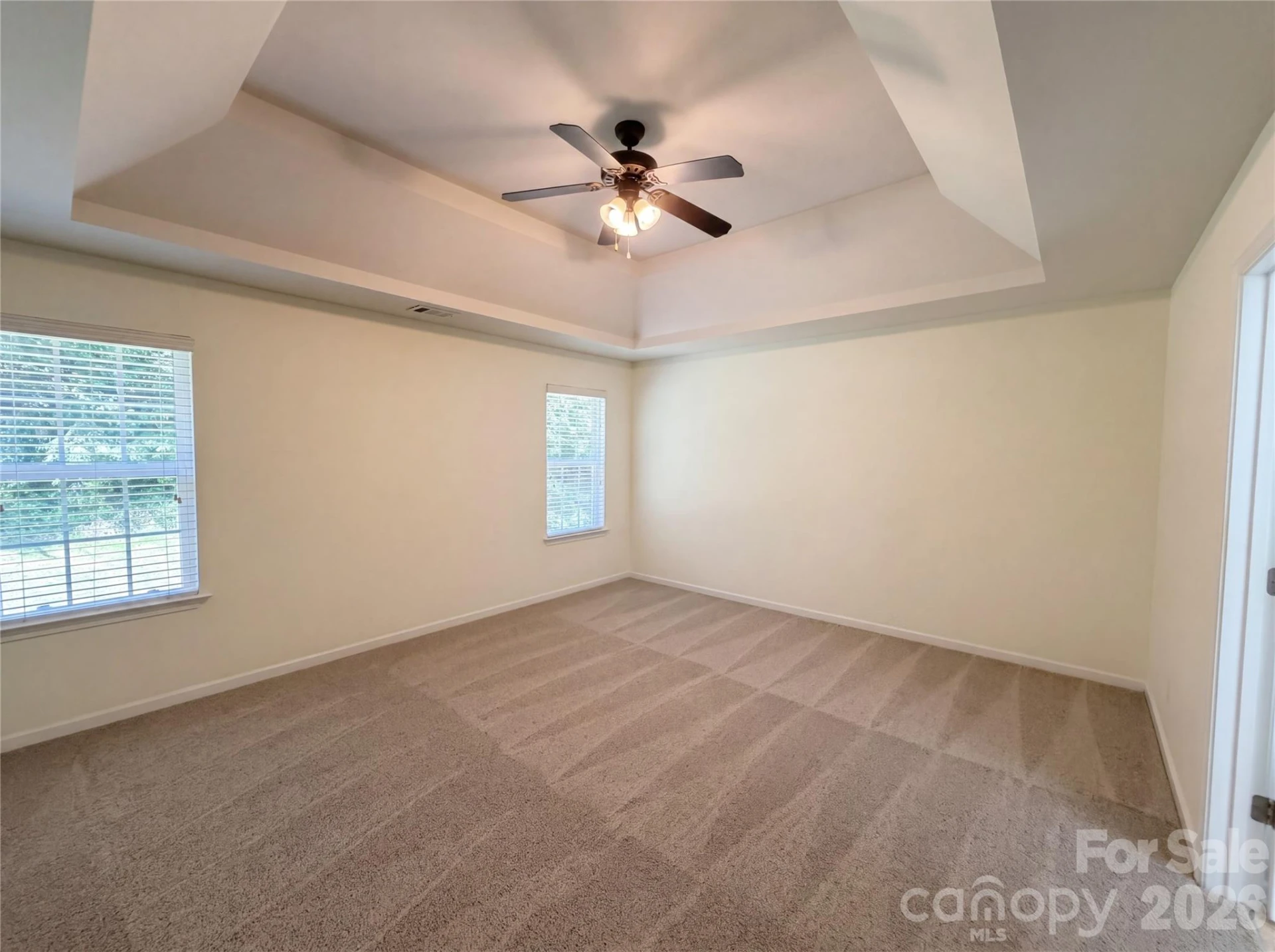 10050 Montrose Drive - Photo 4