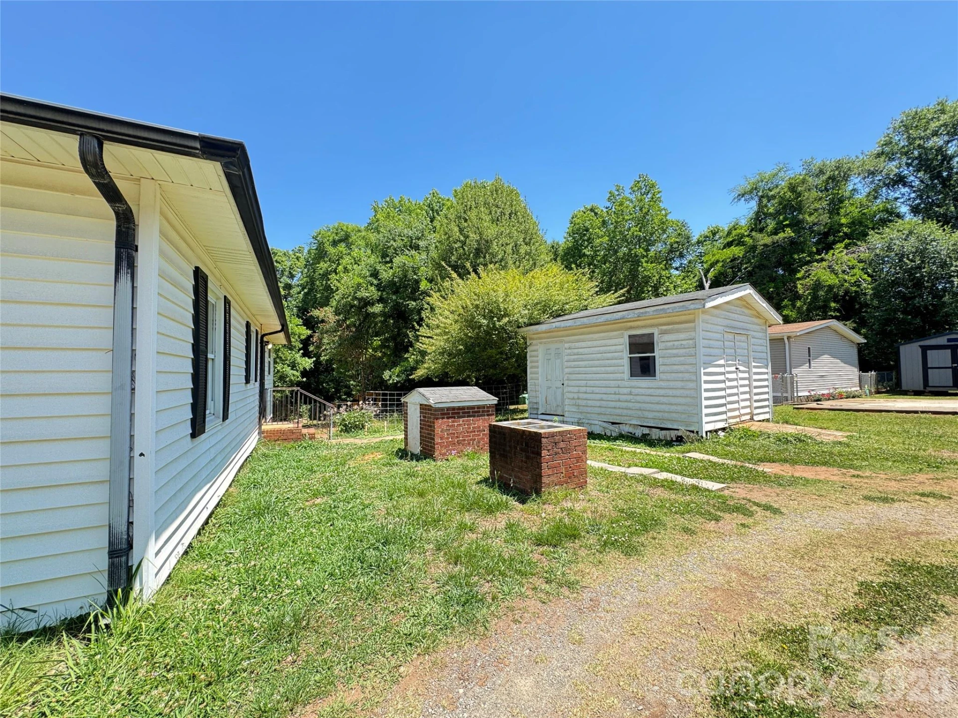 704 Morningside Drive - Photo 3