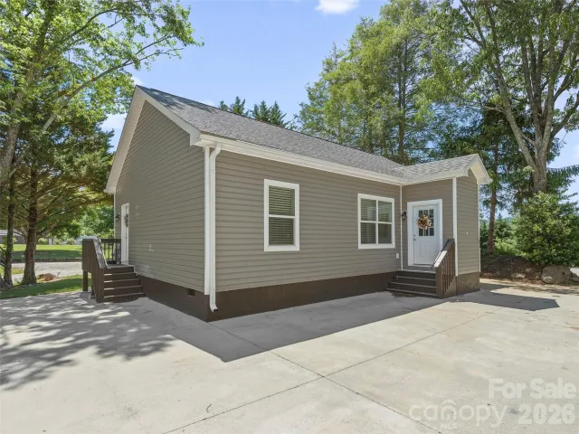 64 Drexel Road, Hendersonville, NC, 28739