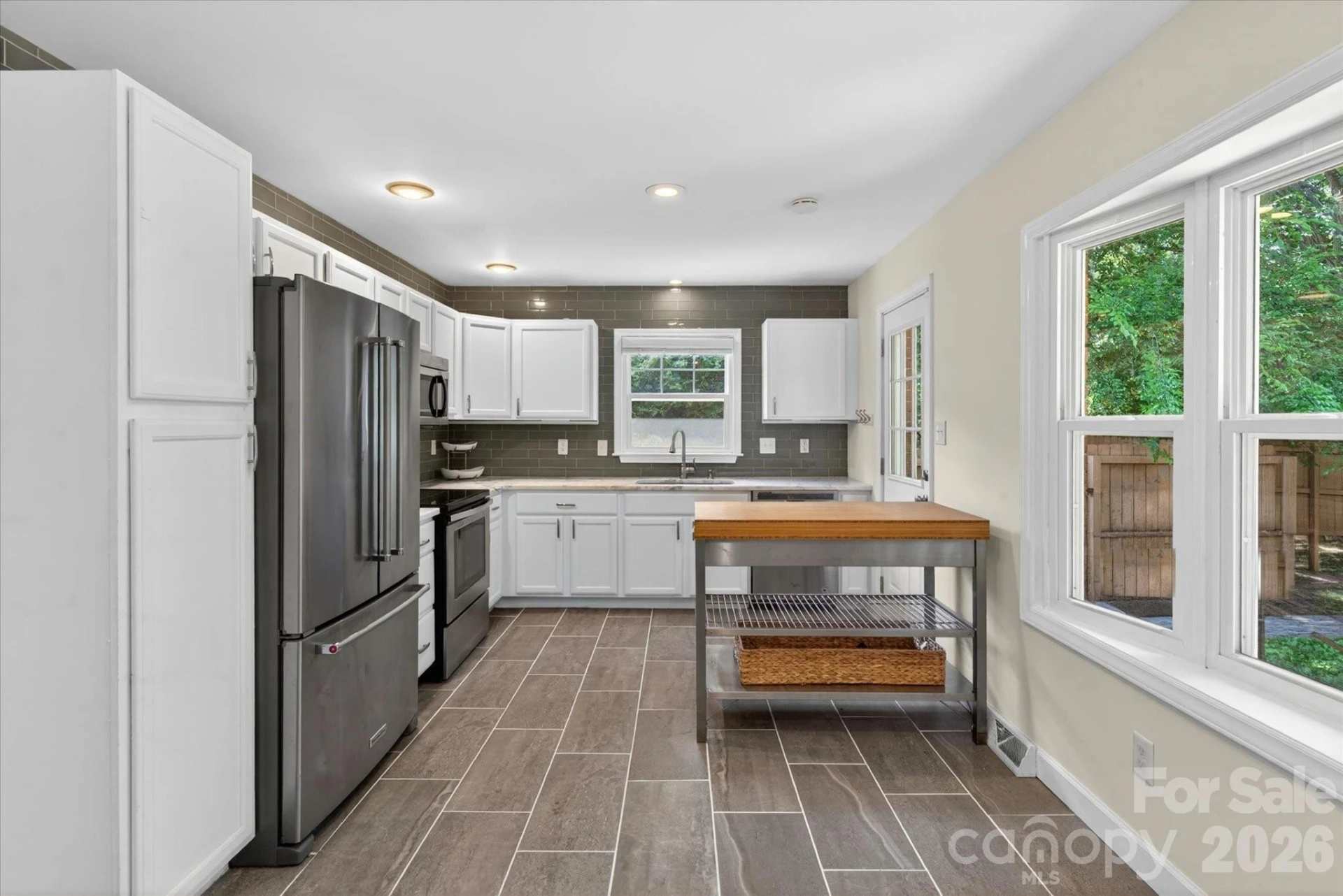 6912 Woodstock Drive - Photo 10