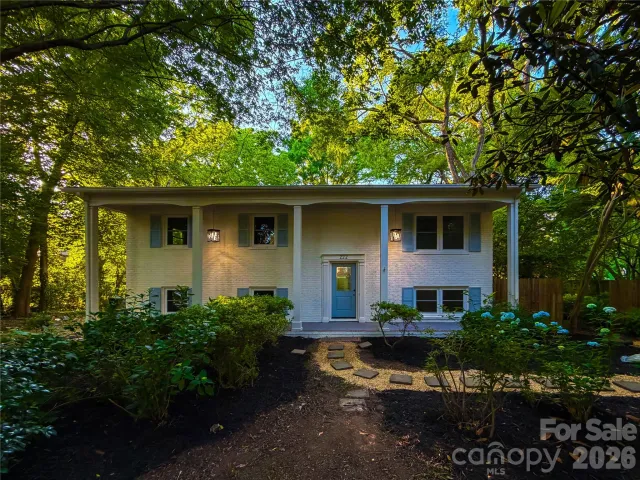 222 Sherwood Circle