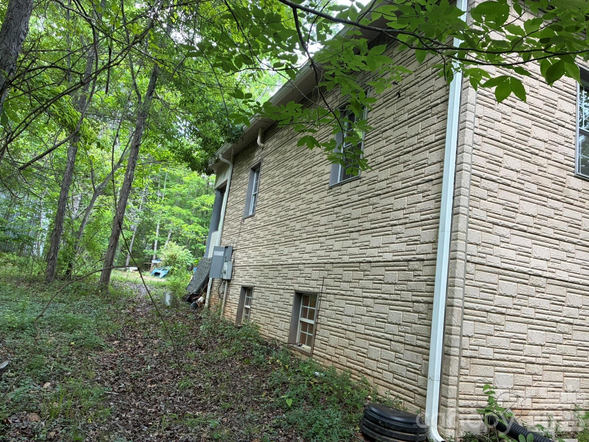 2051 Sutton Spring Road - Photo 4