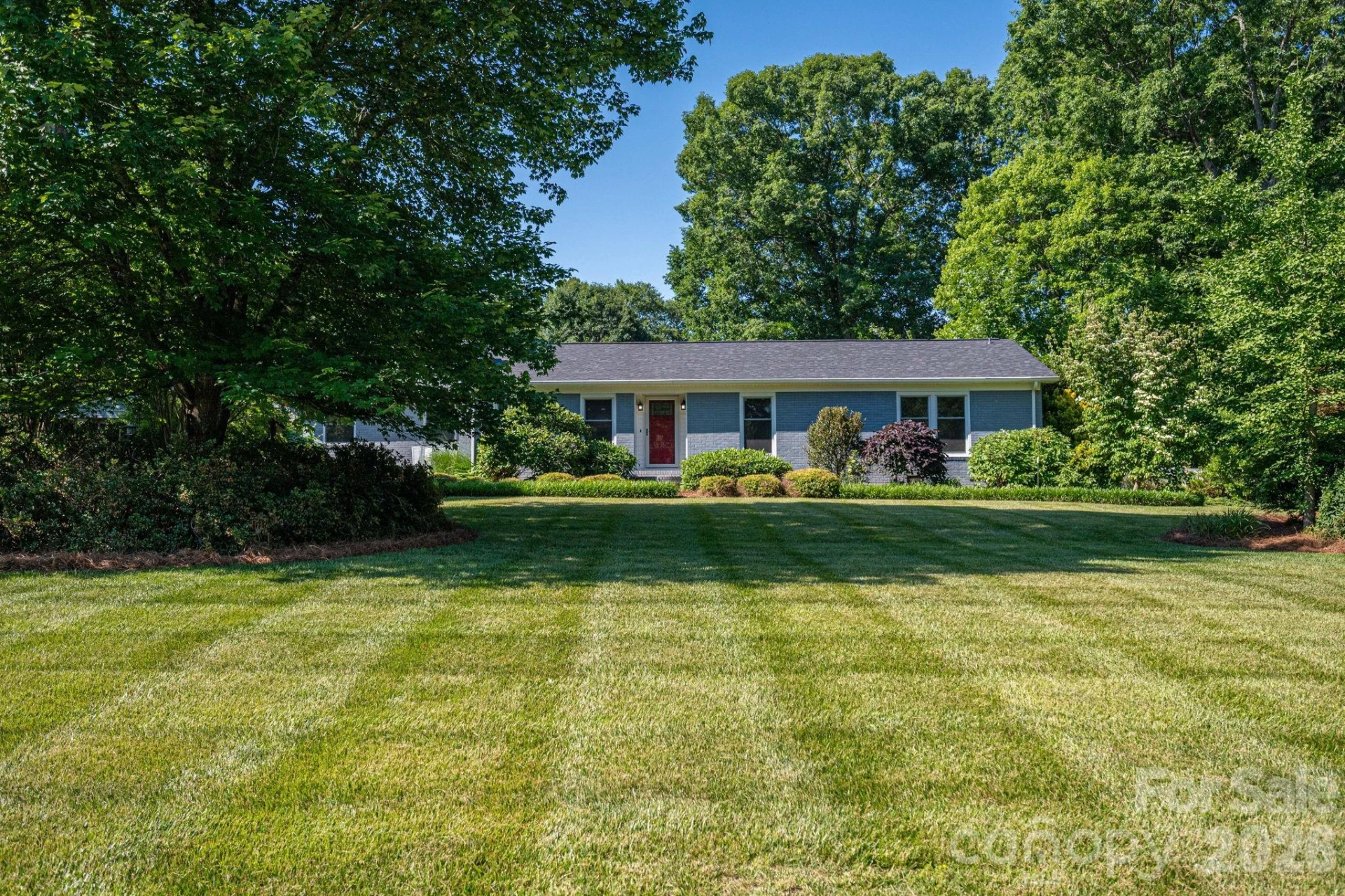 305 Heather Lane - Photo 2
