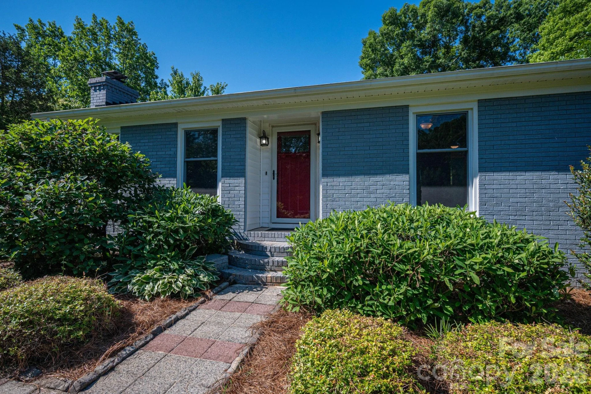 305 Heather Lane - Photo 4