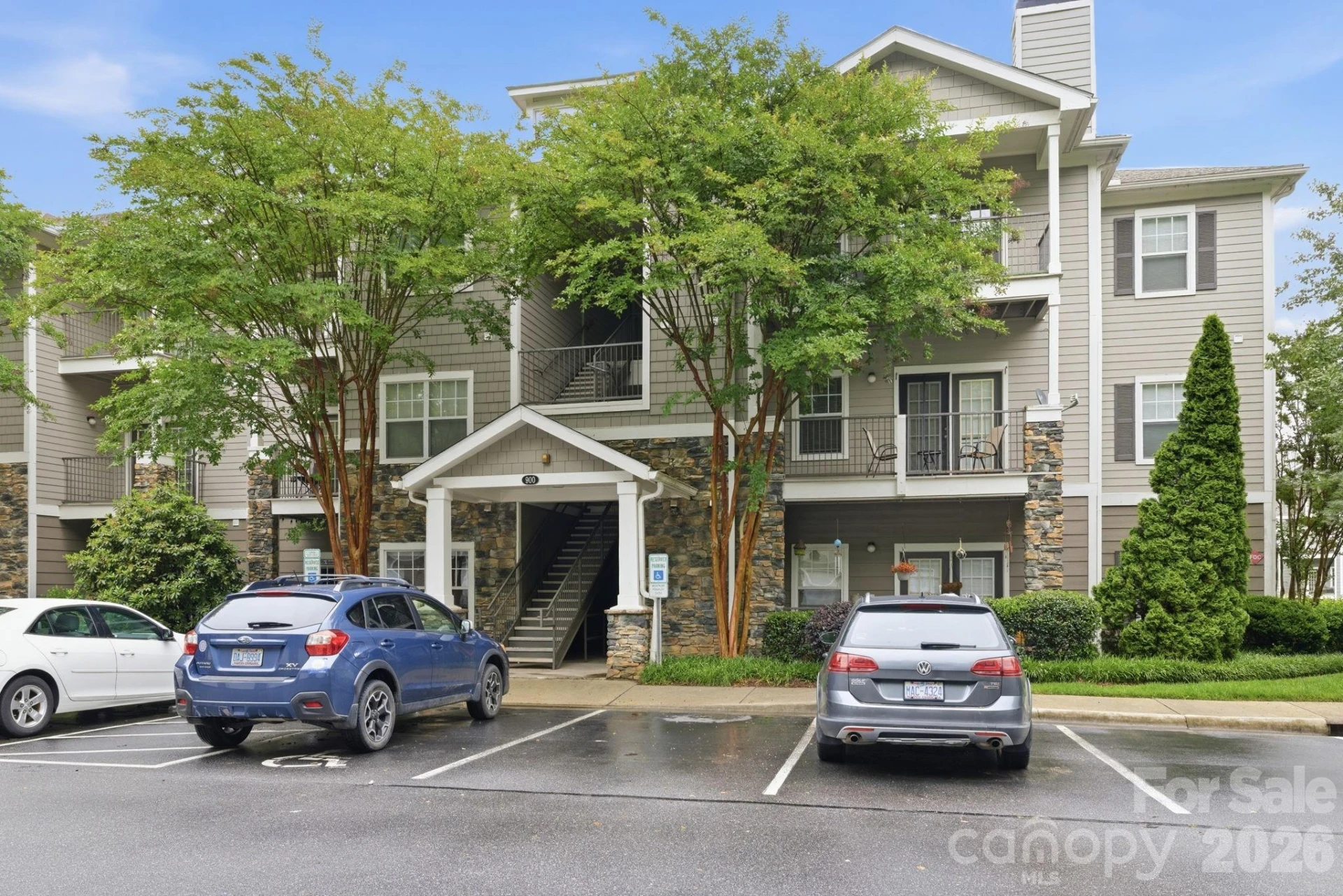 900 Vista Lake Drive #102