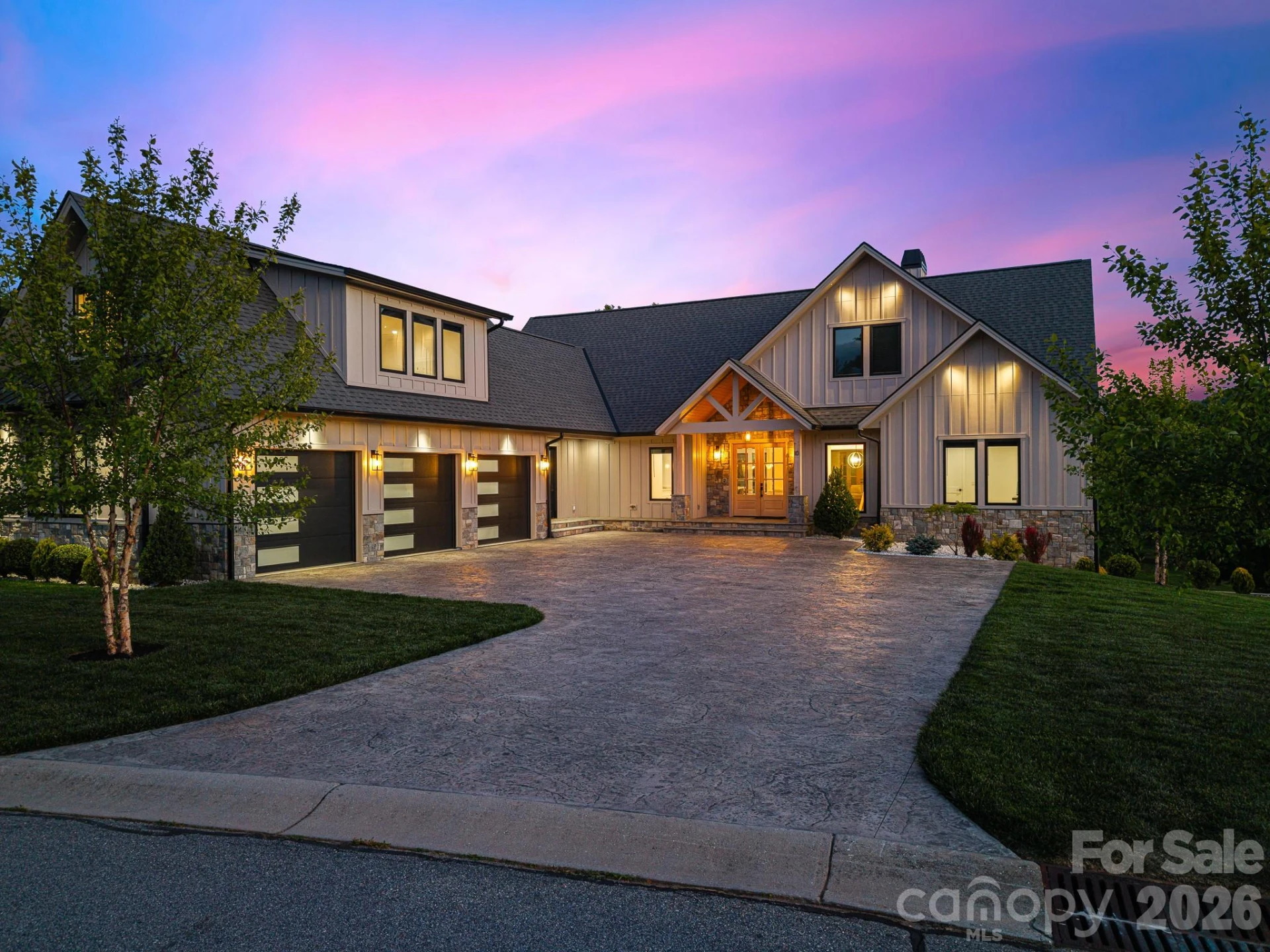 10 Autumn Leaf Drive - Photo 2