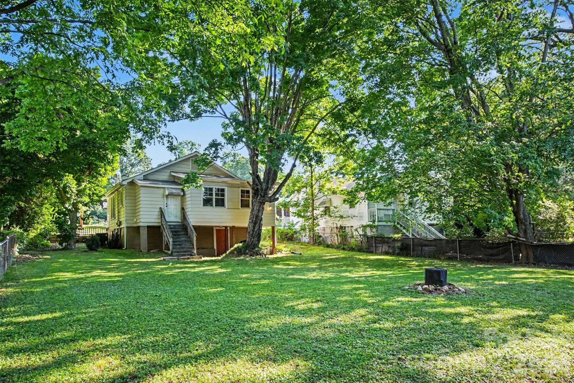 611 4th Avenue - Photo 17