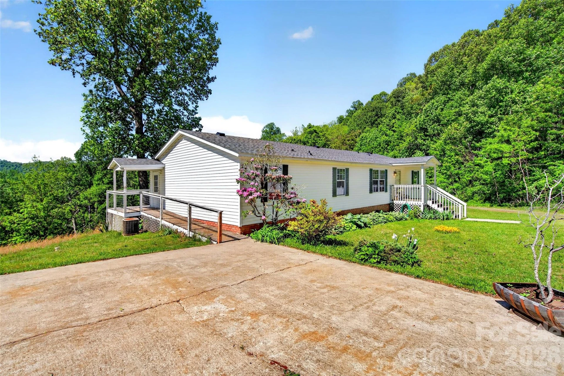 298 Wolf Crossing - Photo 5