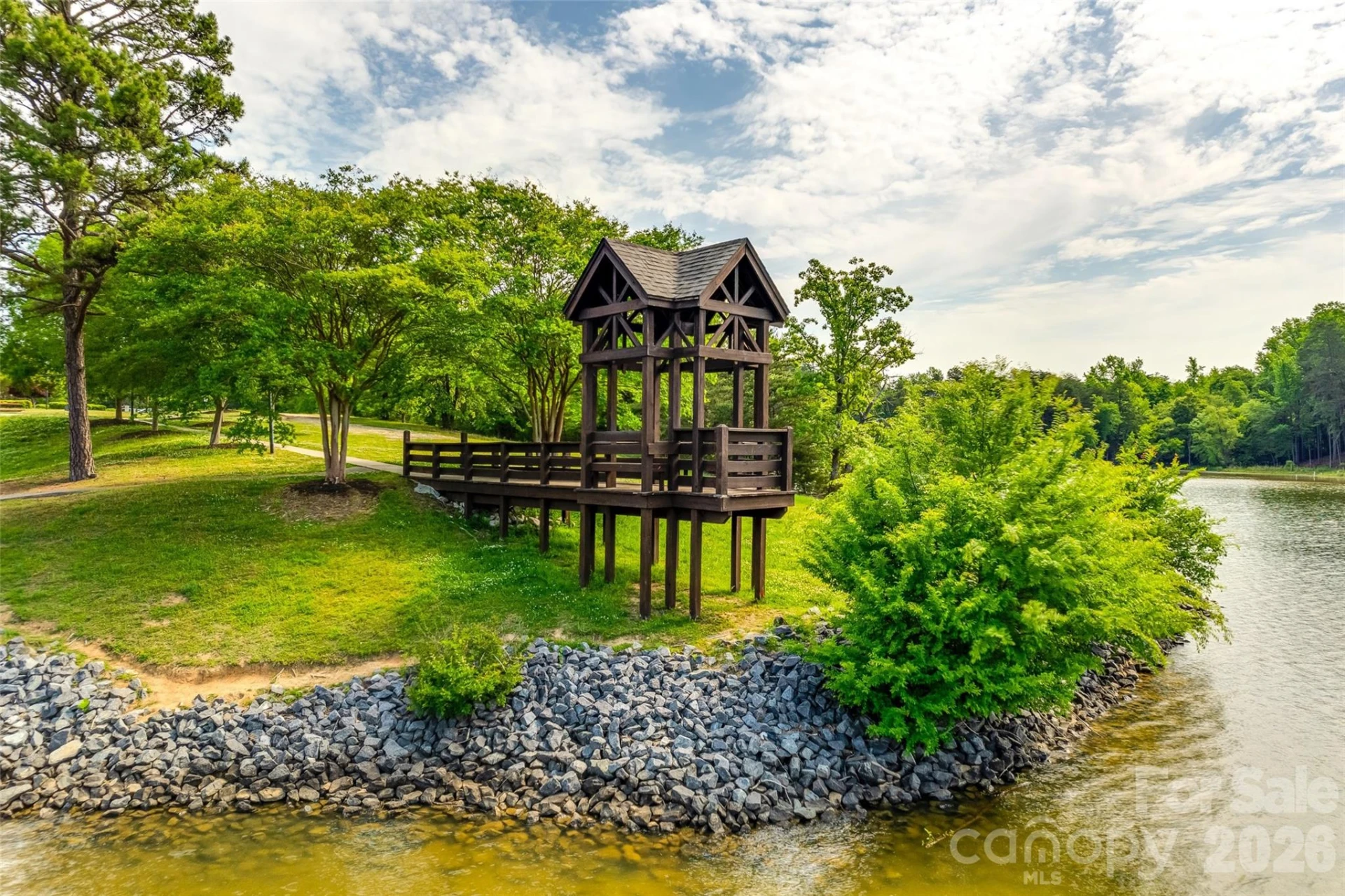 1039 Hunters Run Drive - Photo 32