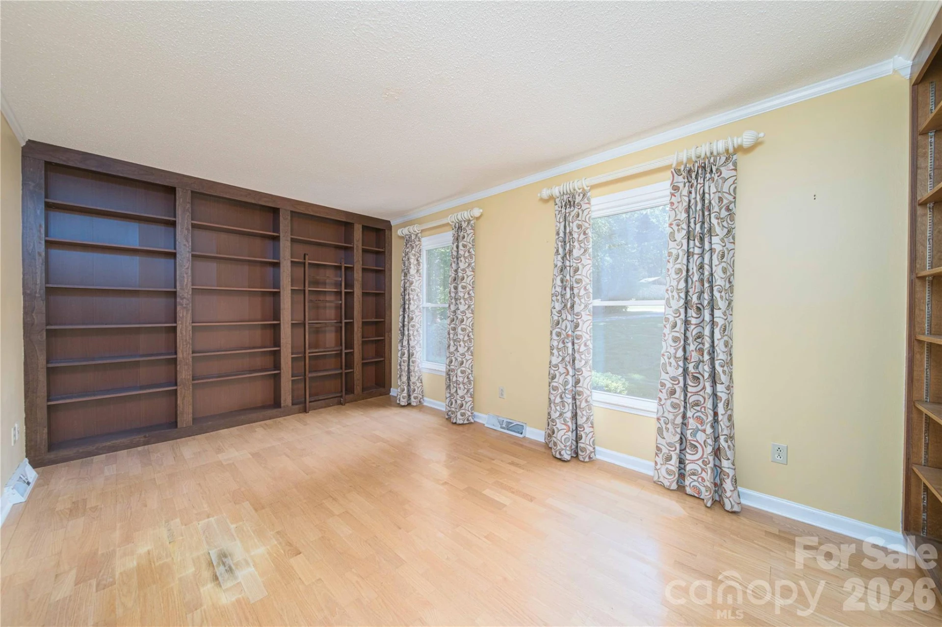 120 Regency Road - Photo 2