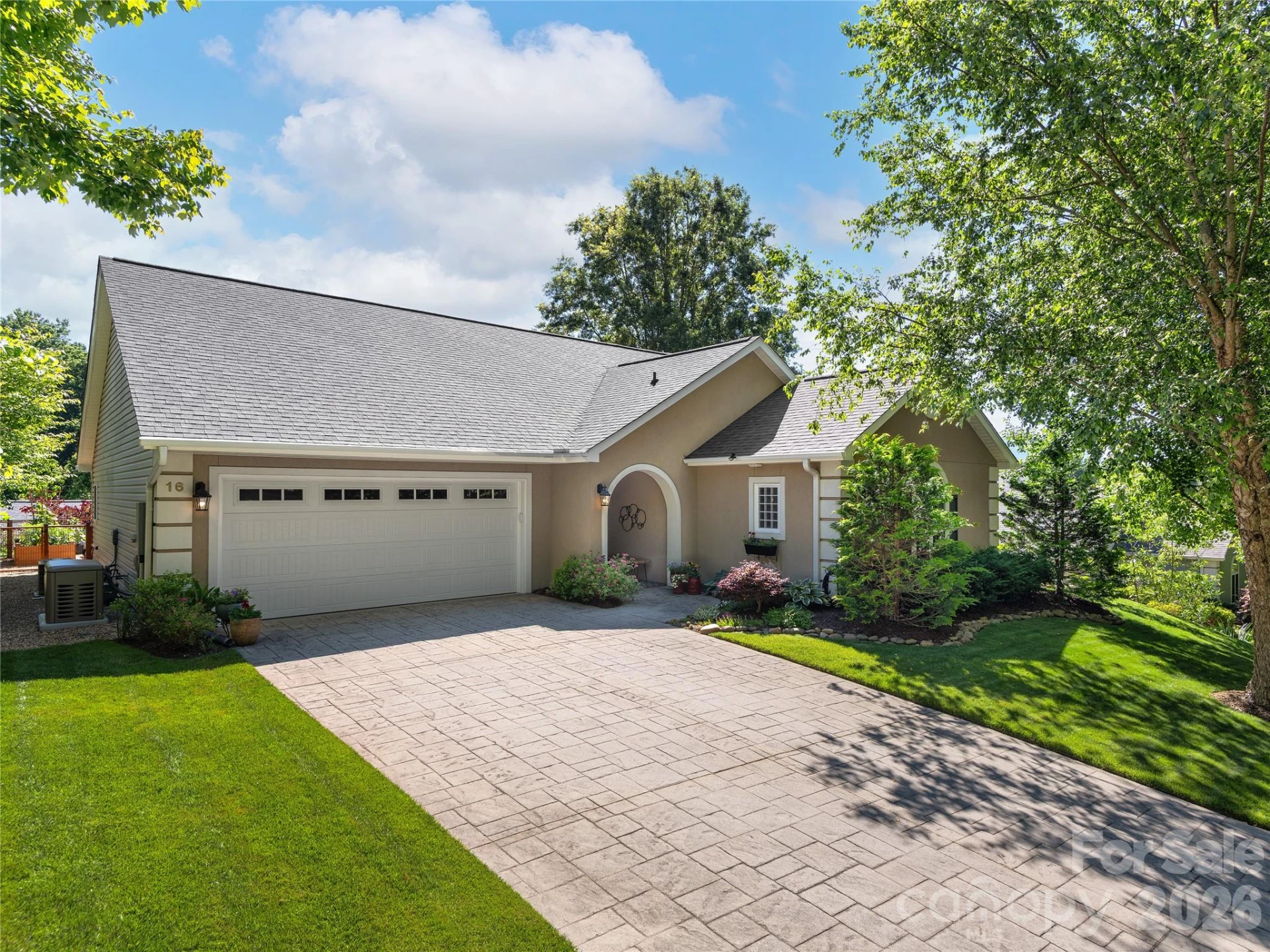 16 Stonebridge Drive