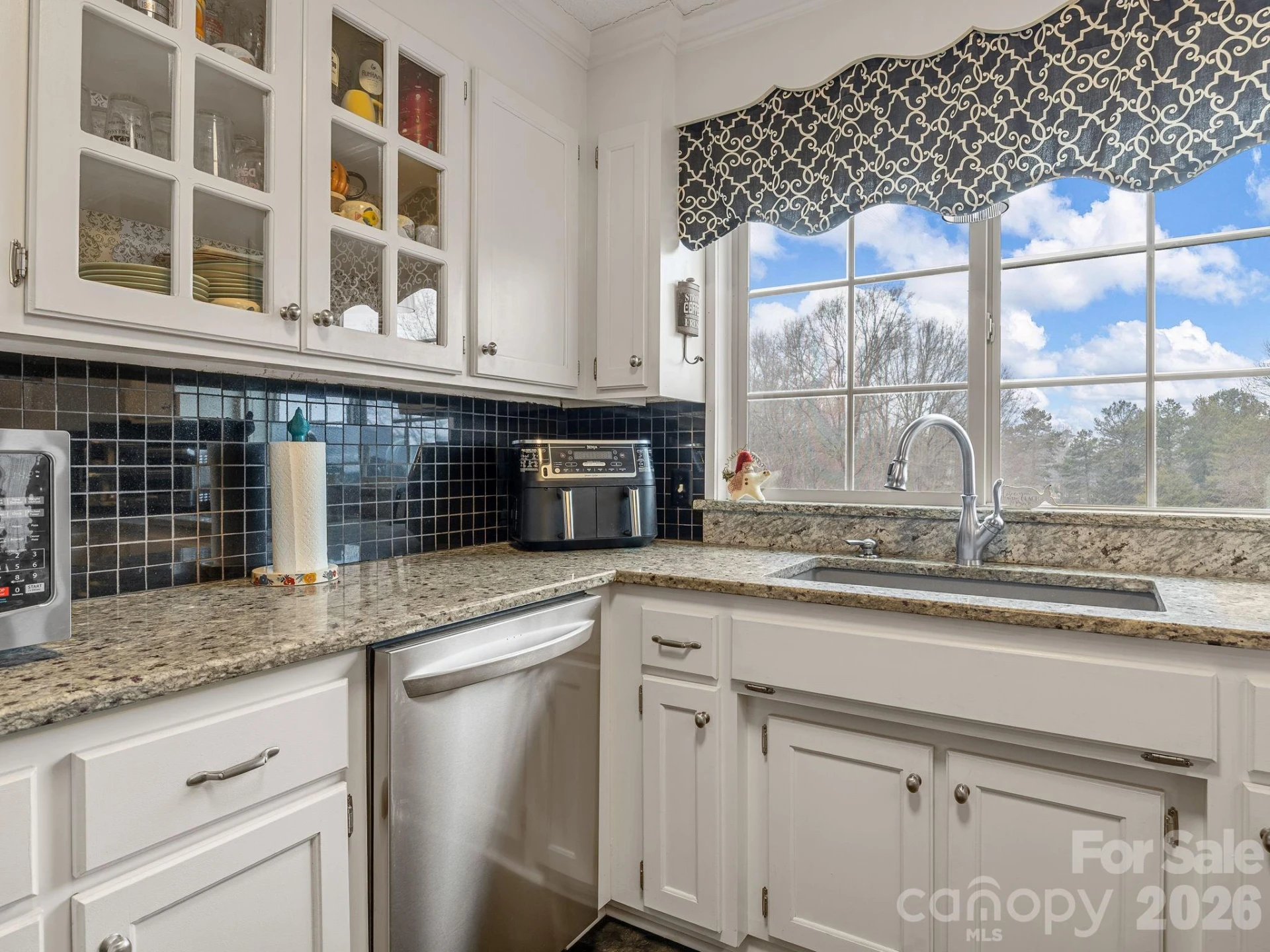 1570 Roddy Road - Photo 11