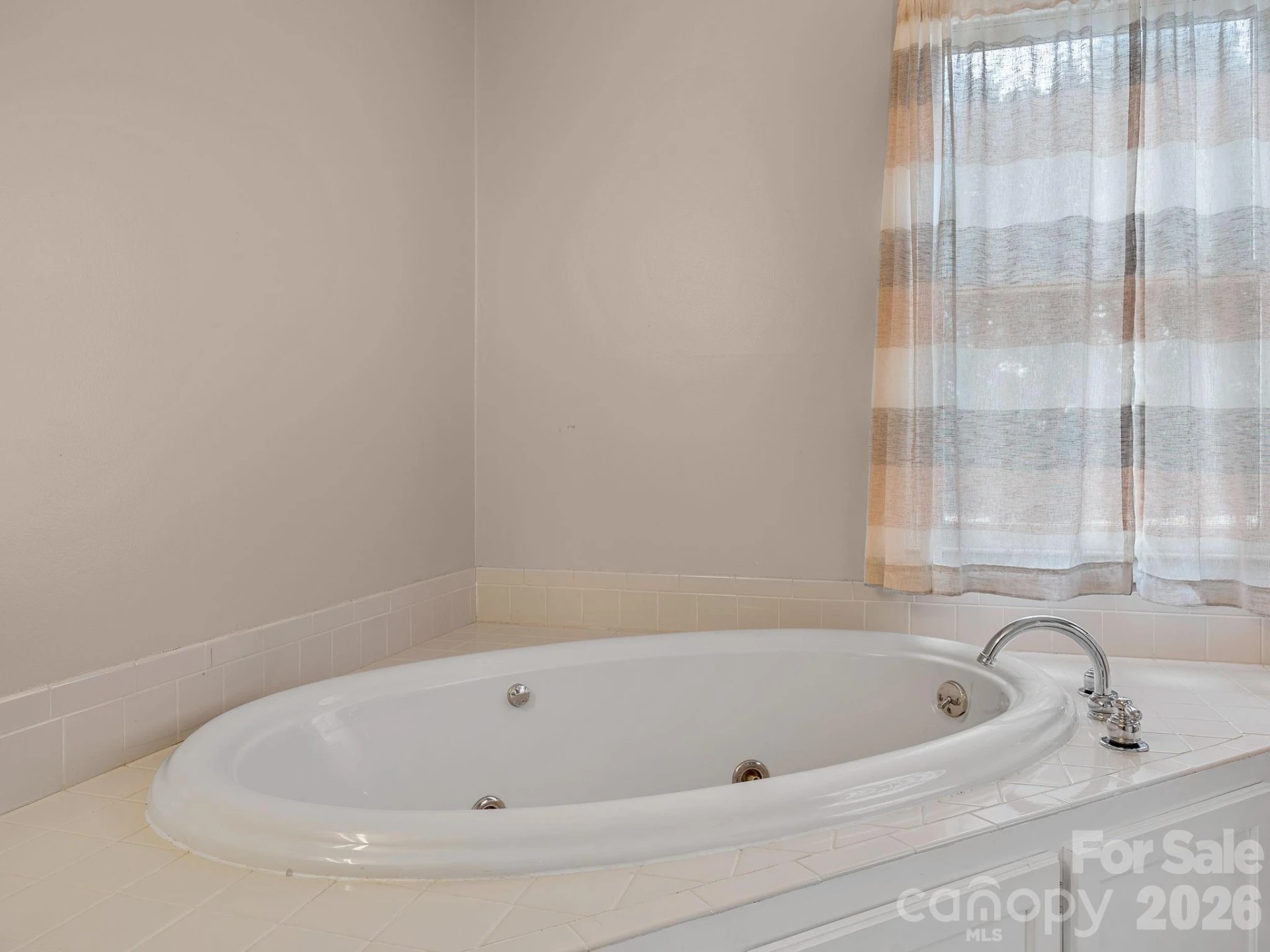 1570 Roddy Road - Photo 15