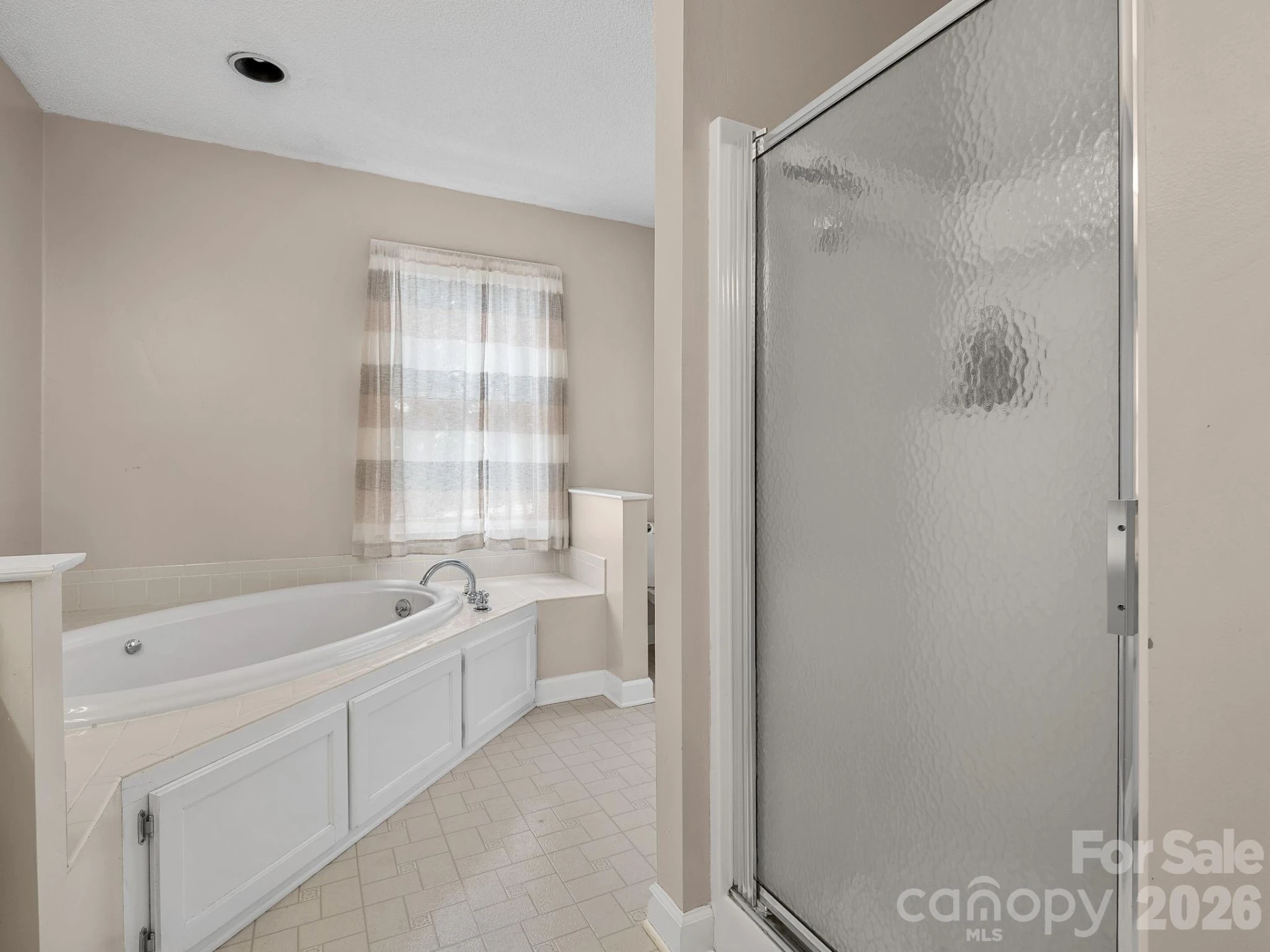 1570 Roddy Road - Photo 16