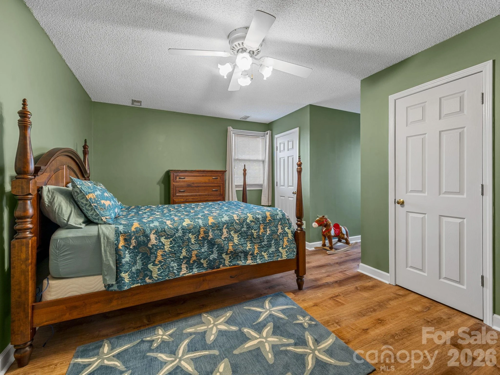 1570 Roddy Road - Photo 17