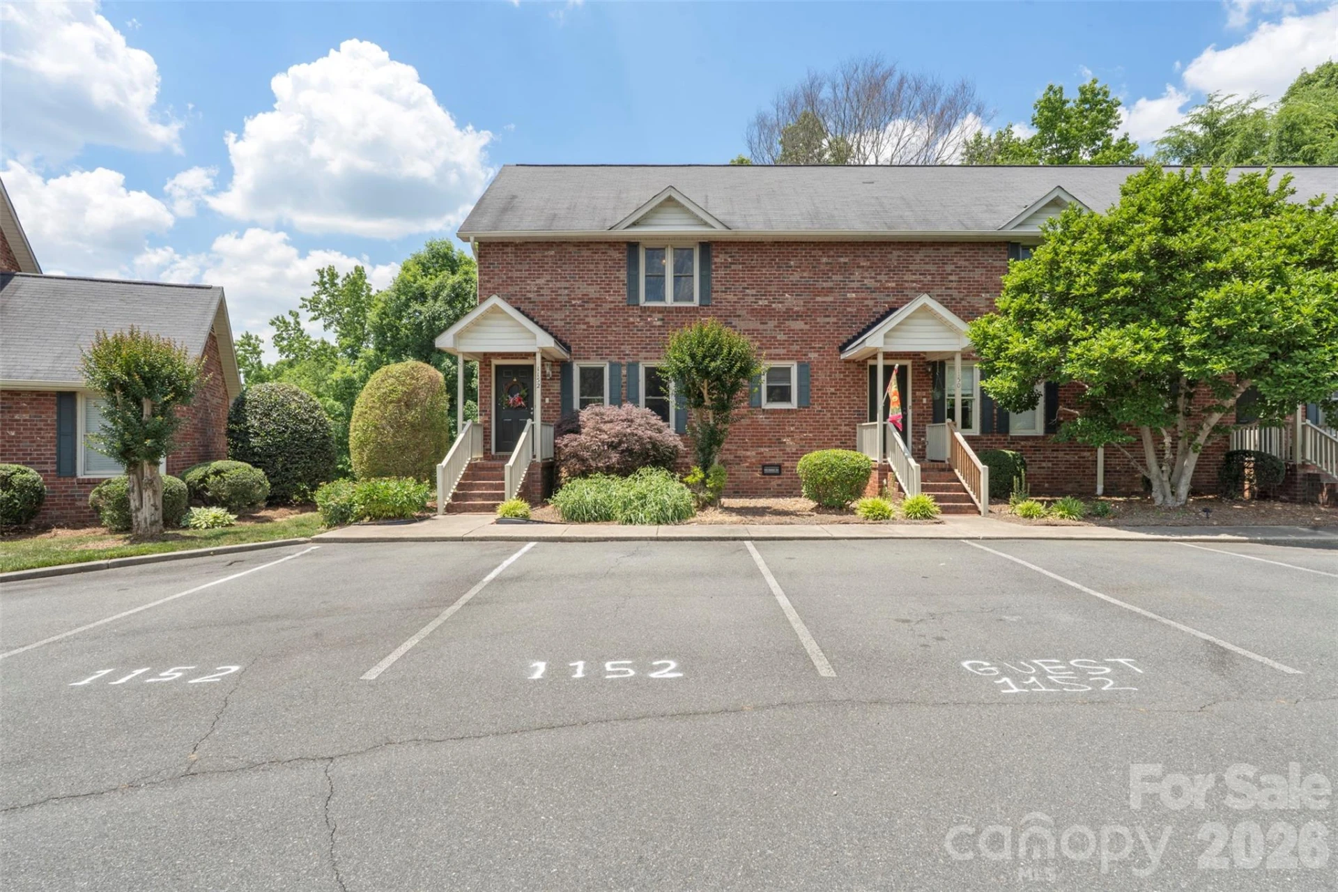 1152 Crestmont Drive - Photo 2