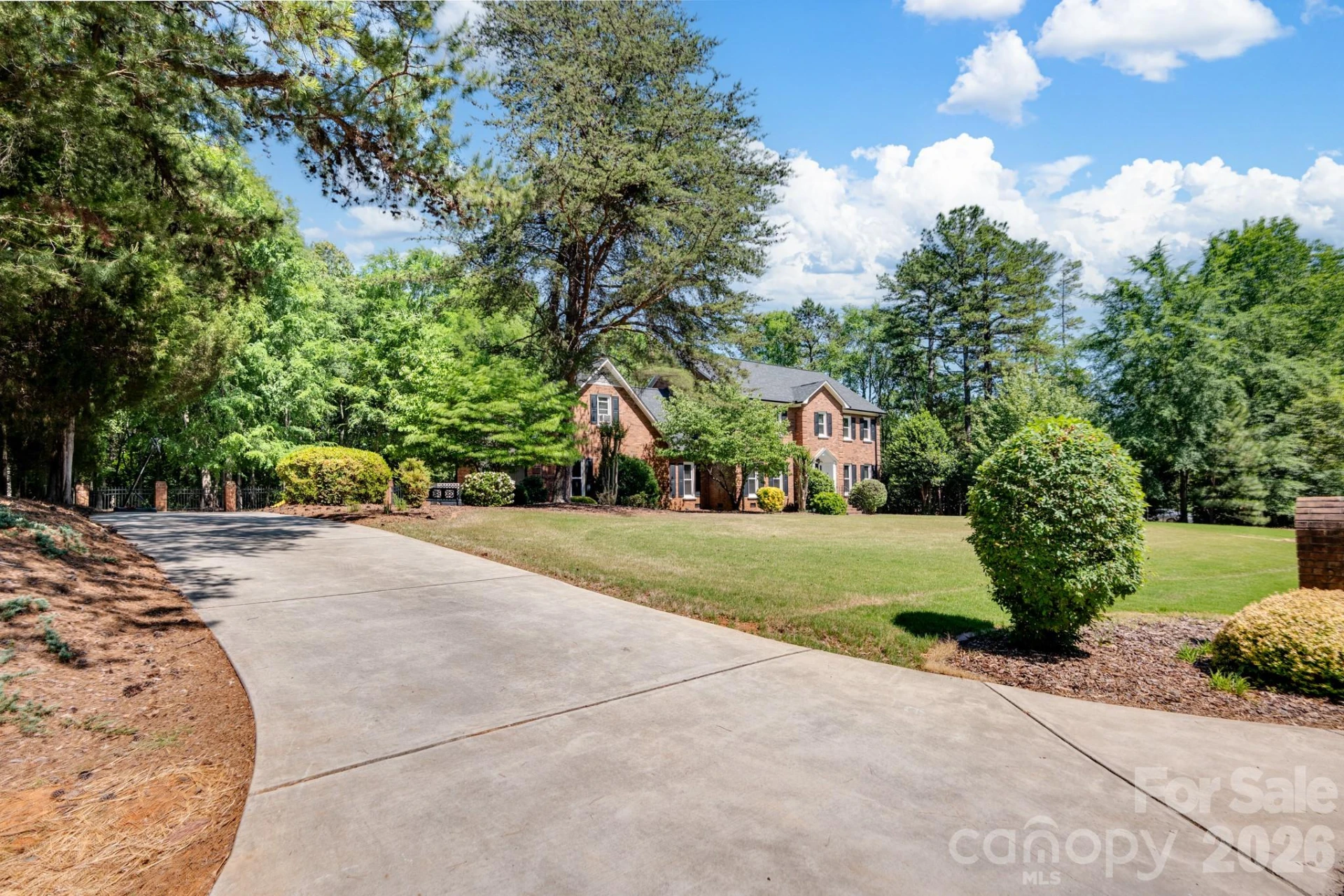 918 Hanover Drive - Photo 2