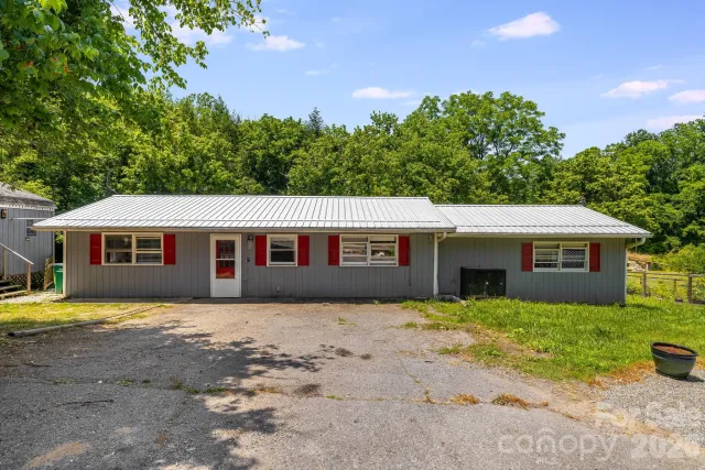 67 Banks Town Road, Weaverville, NC, 28787