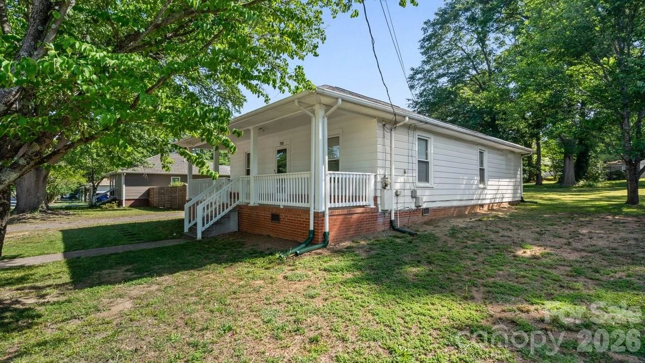 110 Globe Street - Photo 3