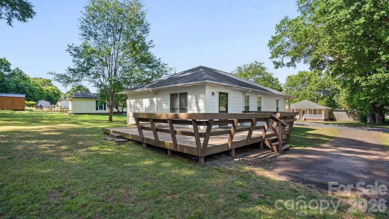 110 Globe Street - Photo 22