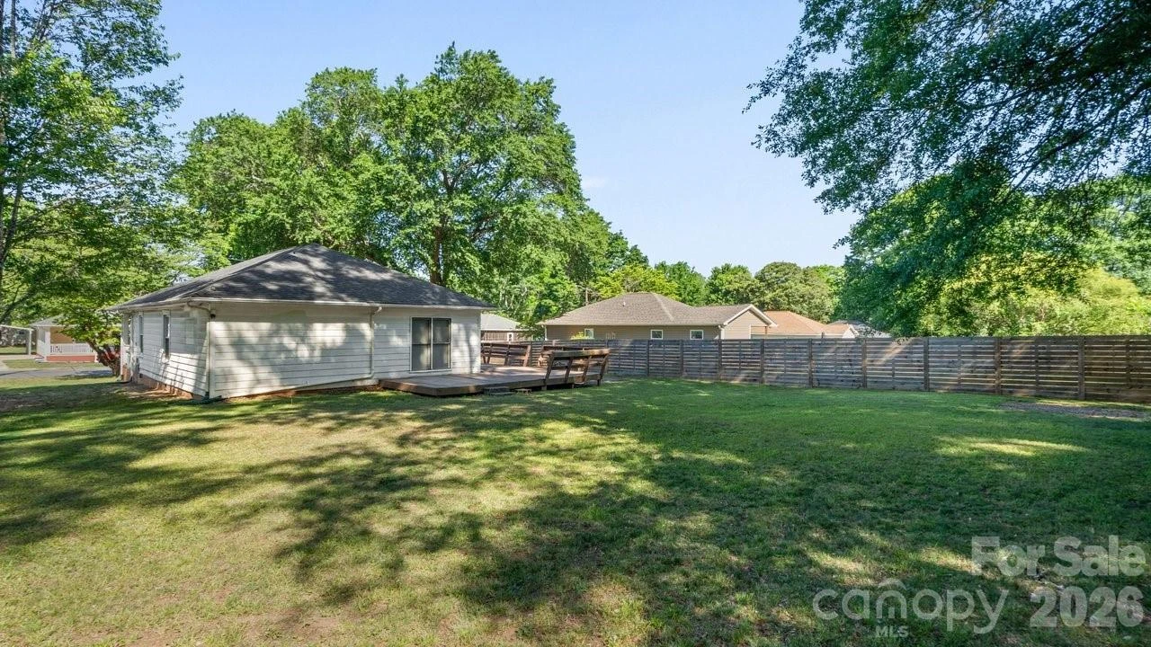 110 Globe Street - Photo 24