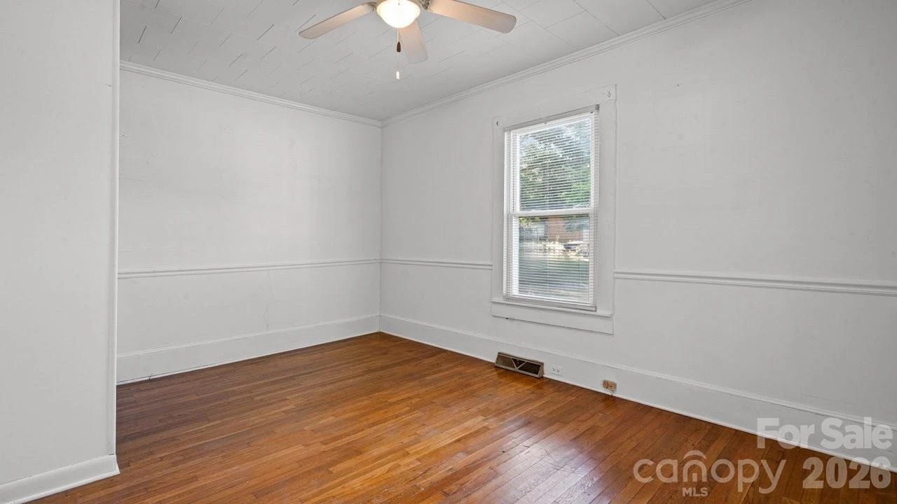 110 Globe Street - Photo 7