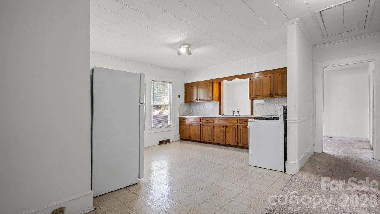 110 Globe Street - Photo 9