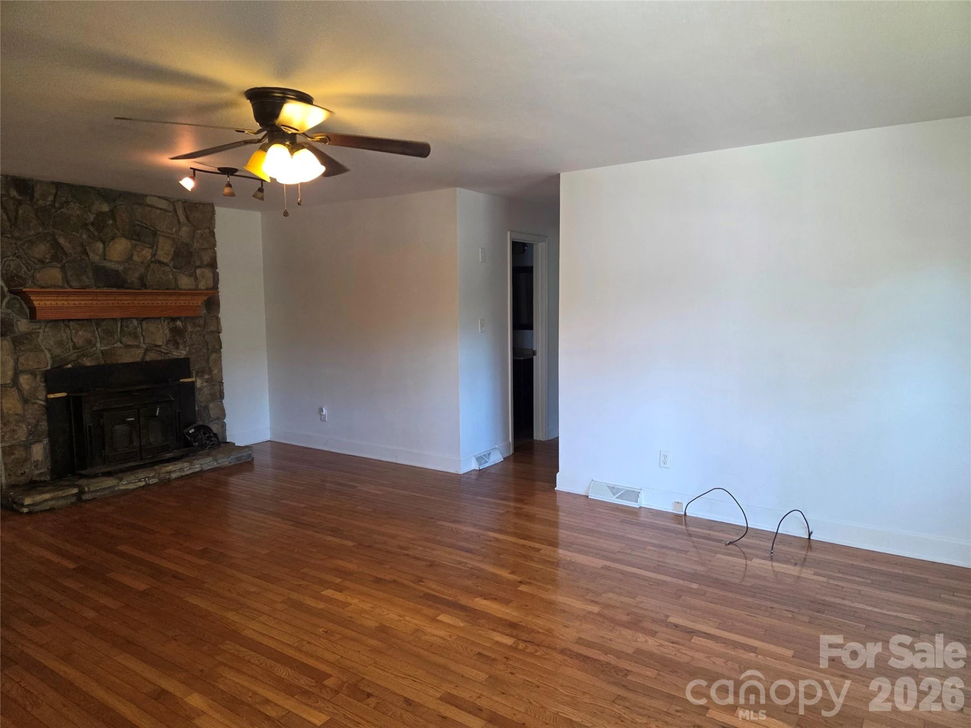 42 East Boulevard - Photo 3
