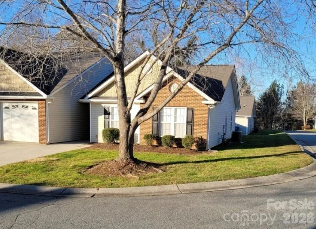115 Edinburgh Court - Photo 2
