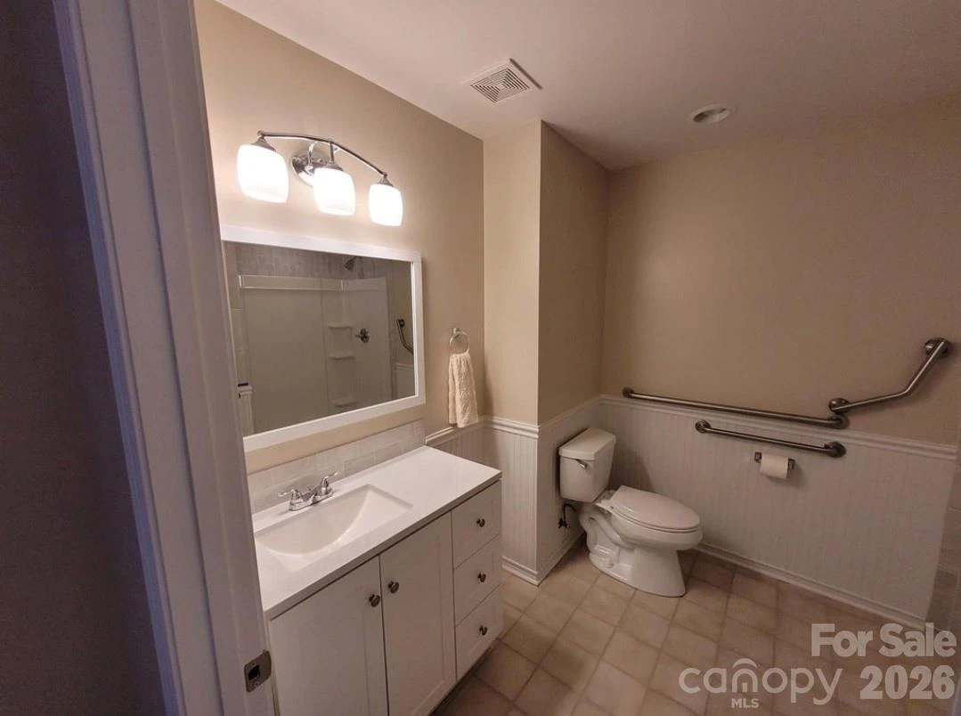 115 Edinburgh Court - Photo 11