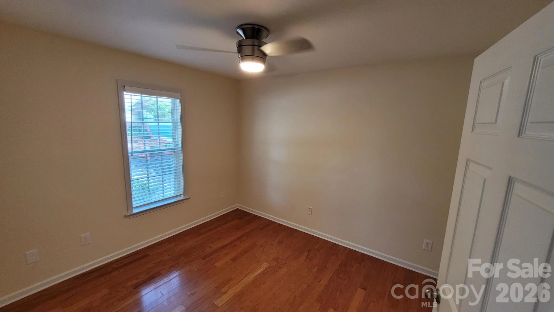 115 Edinburgh Court - Photo 15