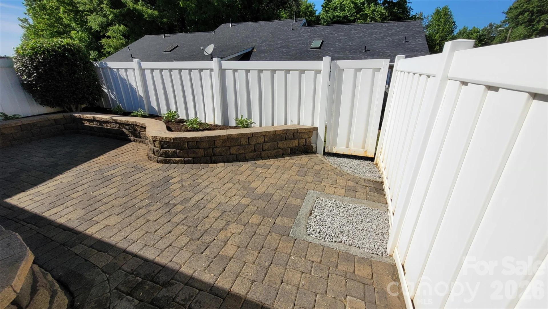 115 Edinburgh Court - Photo 20