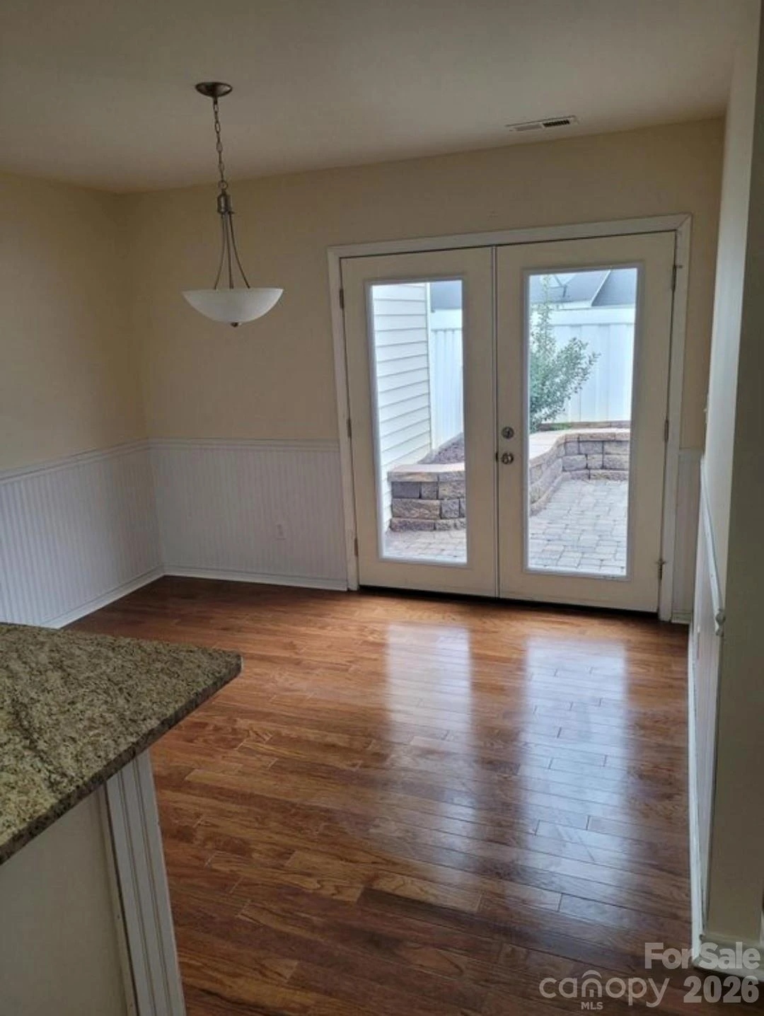 115 Edinburgh Court - Photo 4