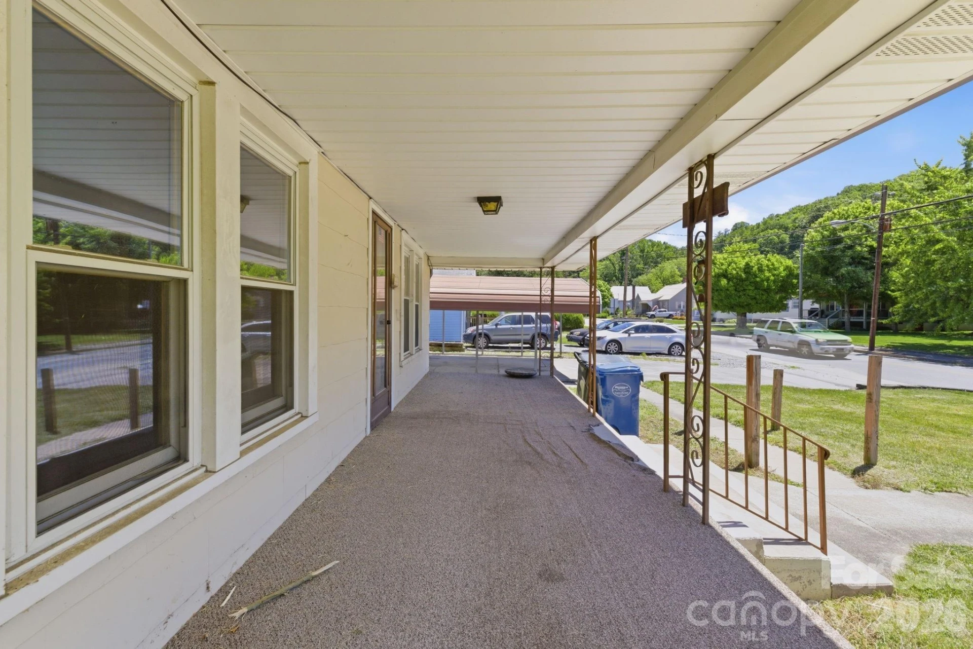174 Hazelwood Avenue - Photo 4