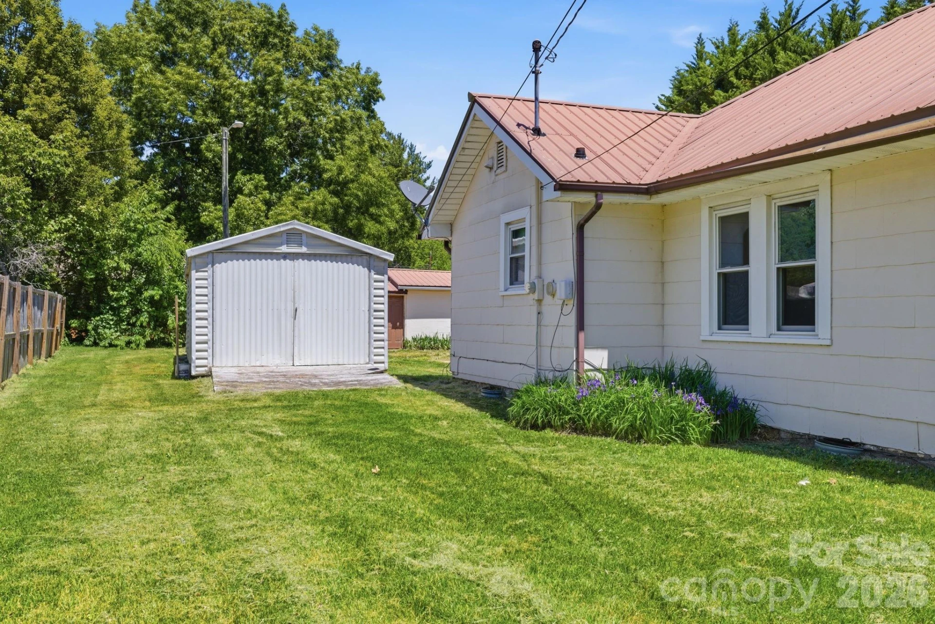 174 Hazelwood Avenue - Photo 32