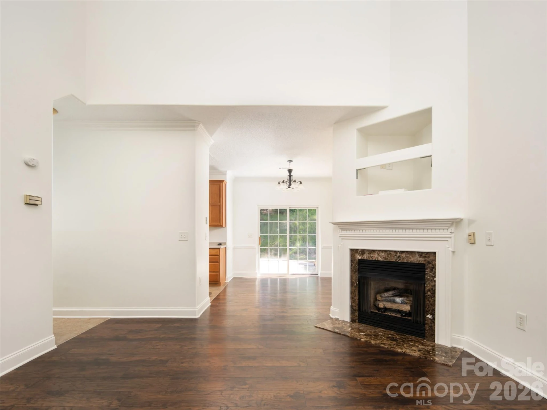 876 Pointe Drive - Photo 2