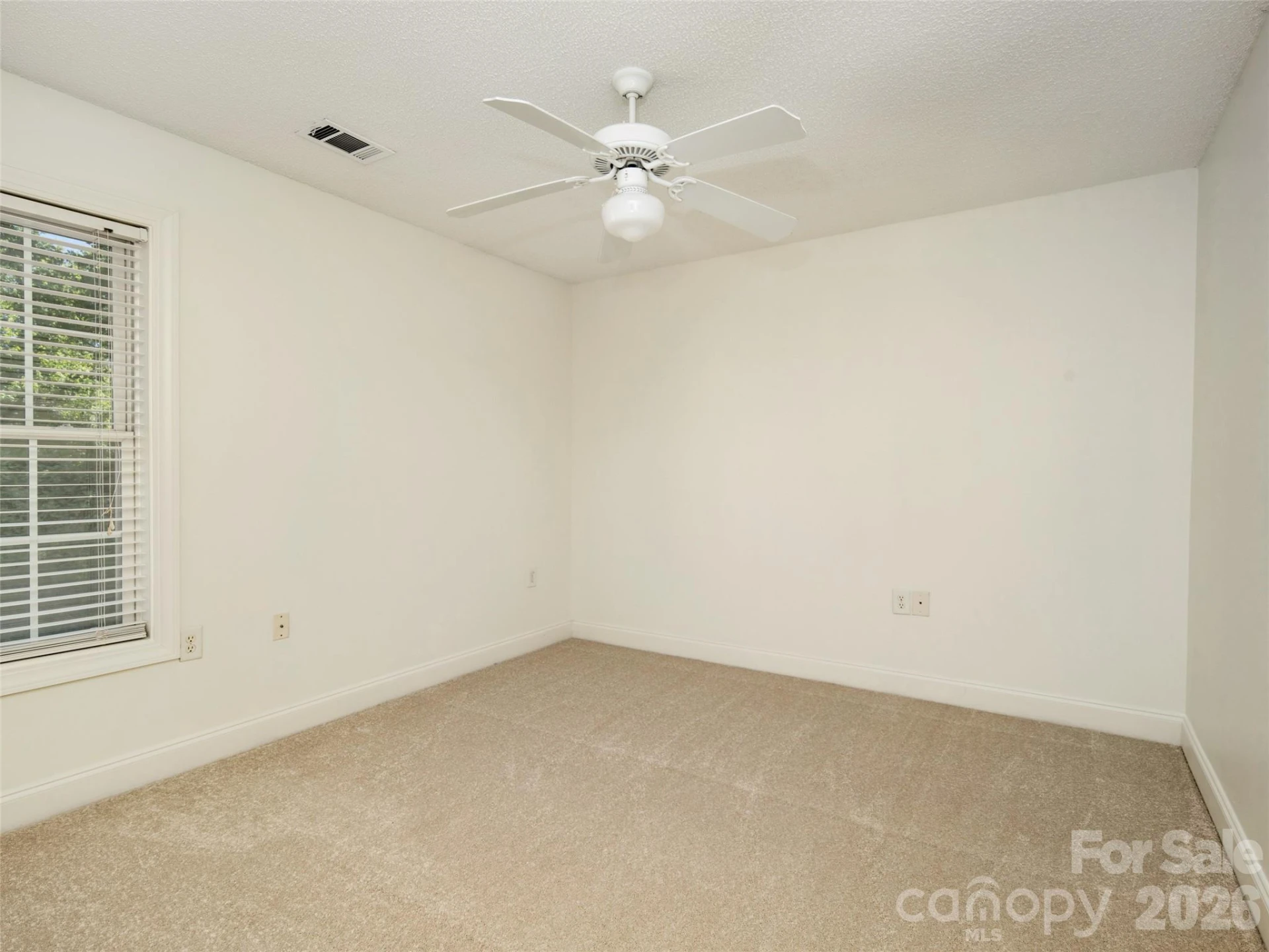 876 Pointe Drive - Photo 14