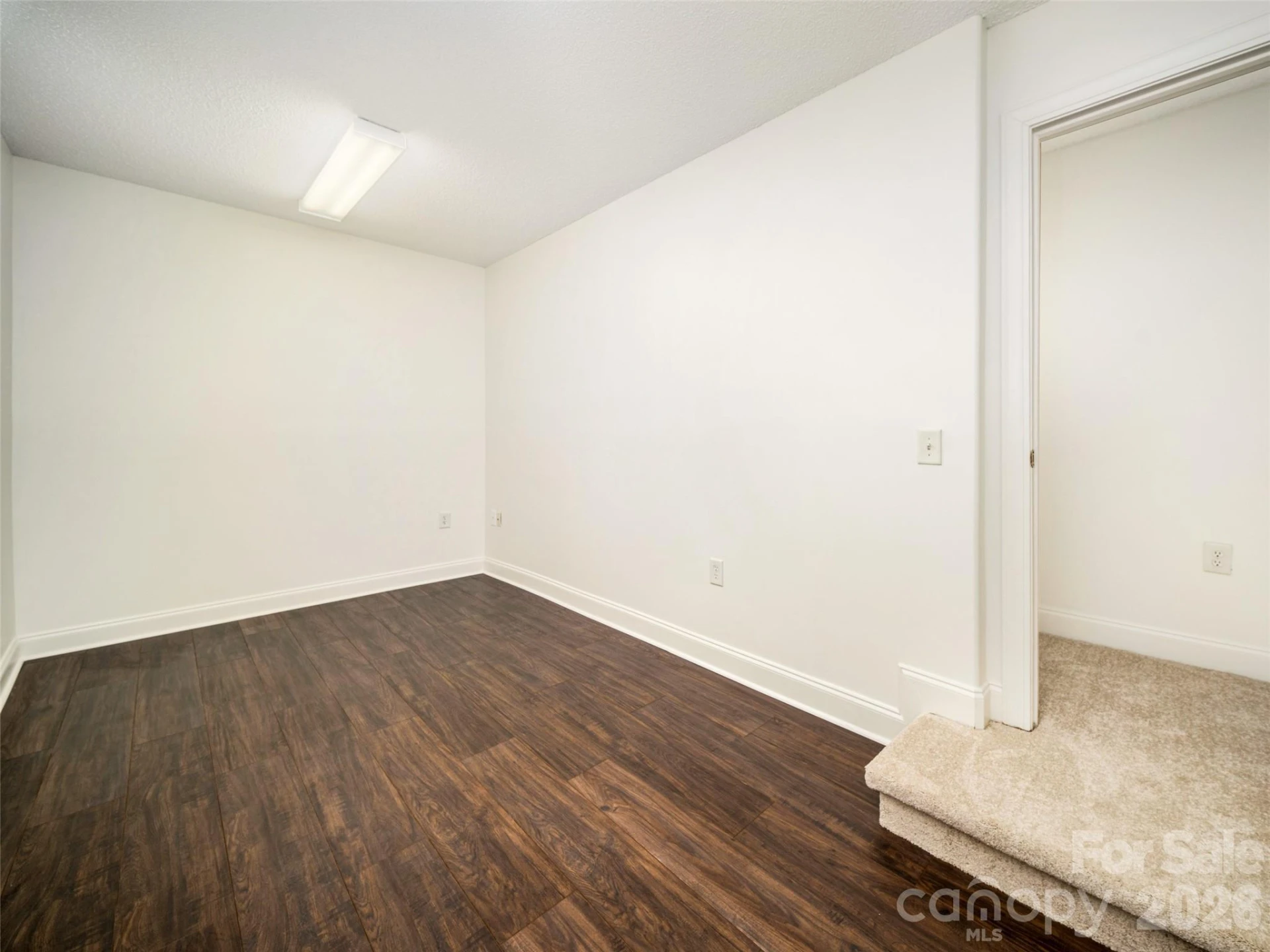 876 Pointe Drive - Photo 17