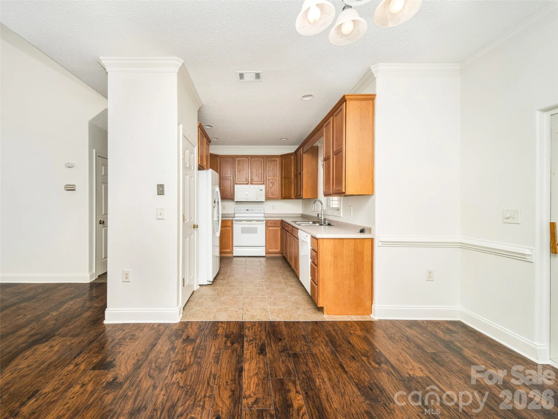 876 Pointe Drive - Photo 5